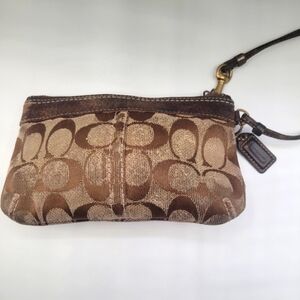 Coach Wristlet with hang tag